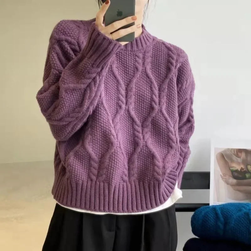 Vintage Women's Oversized Round Neck Cable Knit Sweater