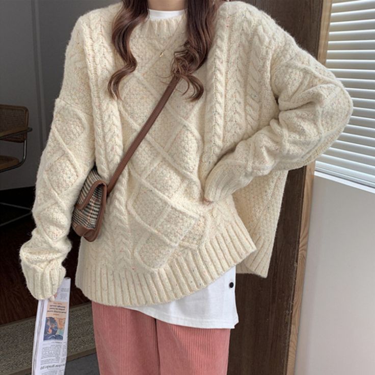 Women's Round Neck Cable Knit Batwing Sweater